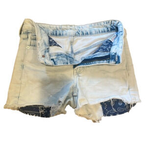 Old Navy paisley pockets Jean shorts